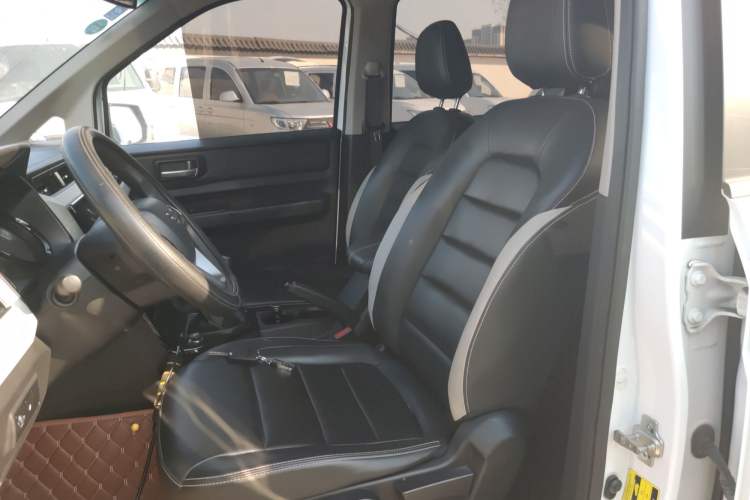 Used Wuling Hongguang PLUS 2019 1.5T Manual Luxury 7-Seater
