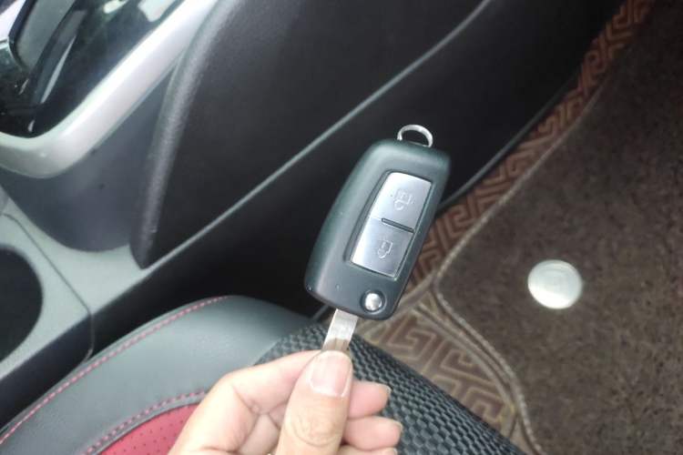 Used Nissan Qashqai 2017 2.0L CVT Smart Enjoyment Version China V Standard Vehicle Key