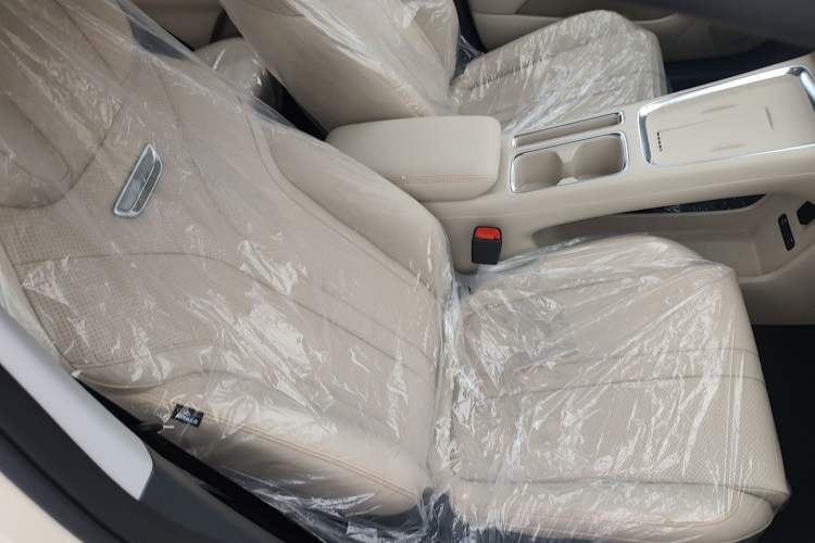 Used Wuling Bingo S 2025 Model 325km Deluxe Edition Right Front Seat