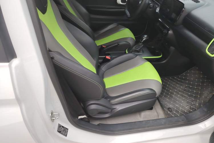 Used Roewe Clever 2021 302km Excellence Edition Right Front Seat