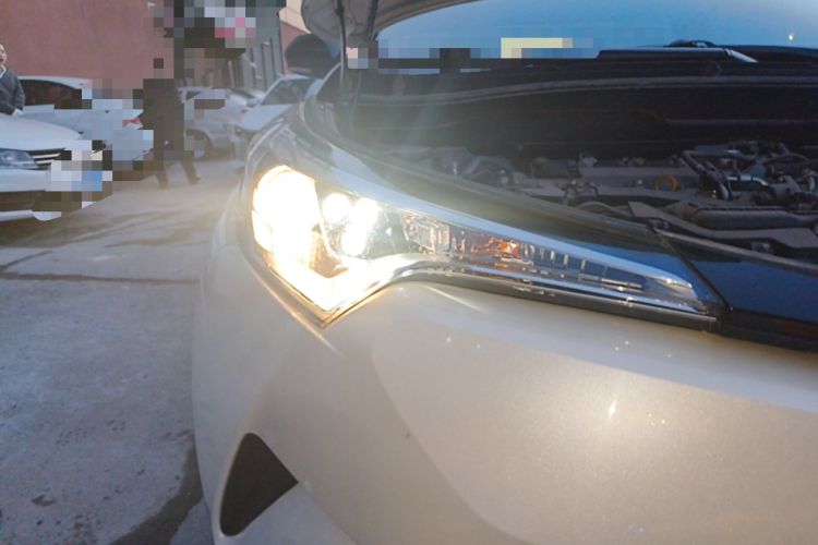 Used Toyota C-HR 2018 2.0L Leading with Sunroof China VI Standard Right Front Headlight