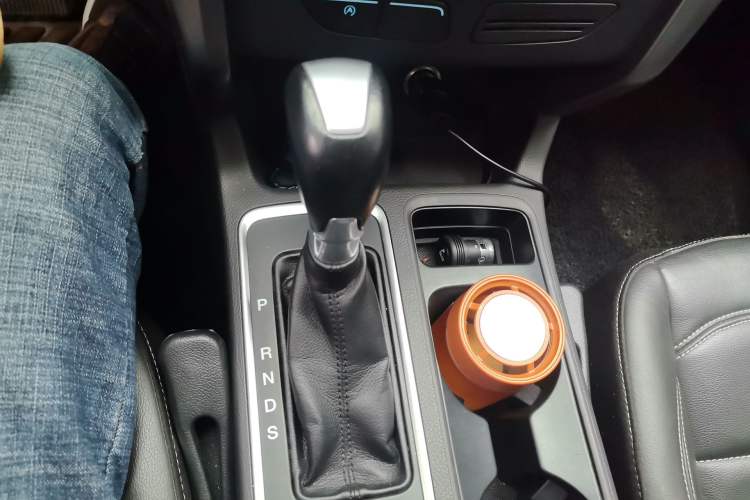 Used Ford Kuga 2017 EcoBoost 180 Two-Wheel-Drive Tiger Leap Model Gear Lever