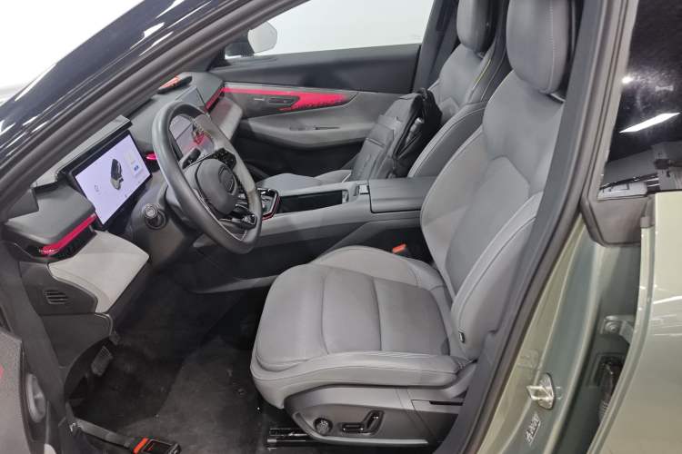 Used Lynk & Co 08 EM-P 2023 220km All-Wheel-Drive Performance Halo Left Front Seat