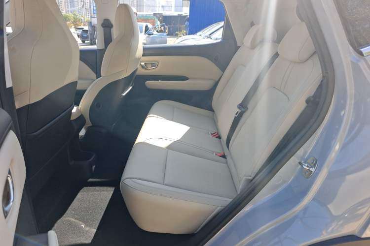 Used Wuling Bingo PLUS 2024 330 km Range Five-Seater Version Left Rear Seat