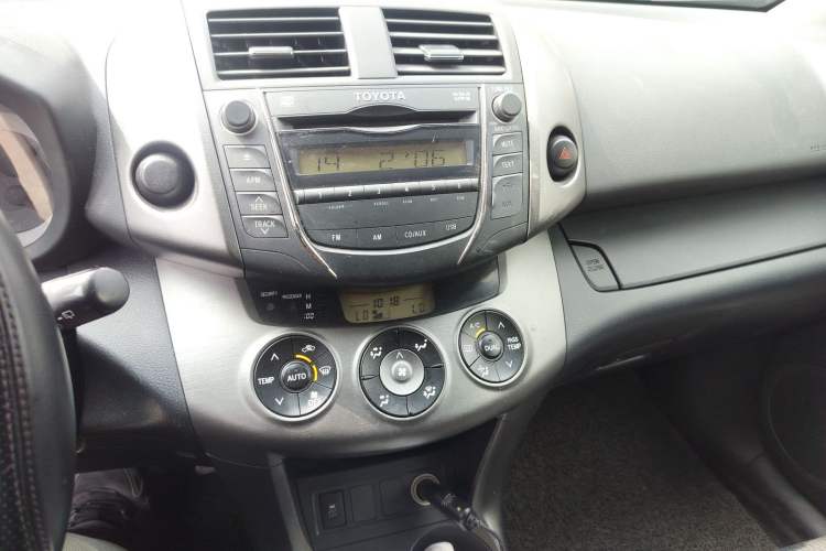 Used Toyota RAV4 2013 Special Edition 2.0L Automatic Classic Audio And AC Panel