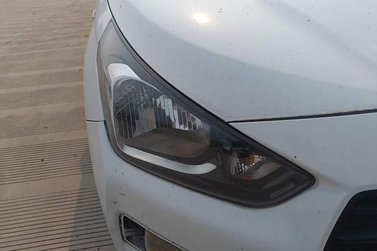 Used Hyundai Verna (older generation) 2017 1.4L Manual Refreshed Version China V Standard Right Front Headlight