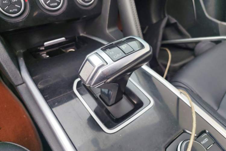 Used Haval H6 2018 Red-Label Sport Edition 1.5T Automatic Two-Wheel Drive Elite Model Gear Lever