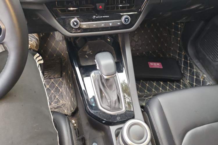 Used Ford Escort 2021 1.5L Automatic Diamond Edition Gear Lever