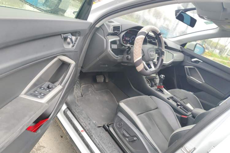 Used Audi Q3 2020 35 TFSI Ambition Dynamic Edition Driver Seat