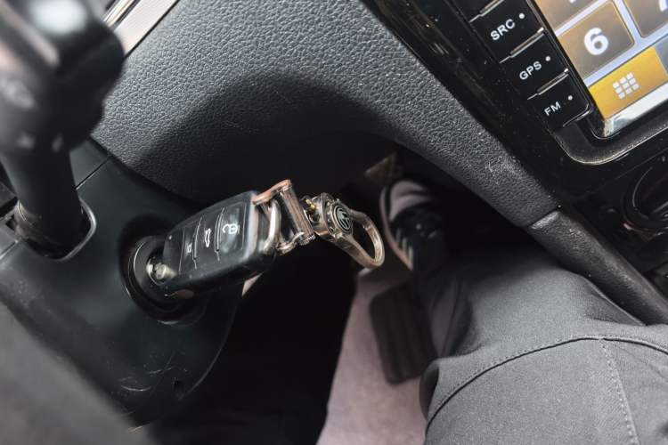 Used Volkswagen Bora 2013 1.6L Manual Fashion Edition
