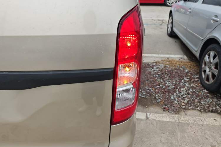 Used Wuling Hongguang V 2022 1.5L Jingqu Version Hydraulic Power Steering LAR
