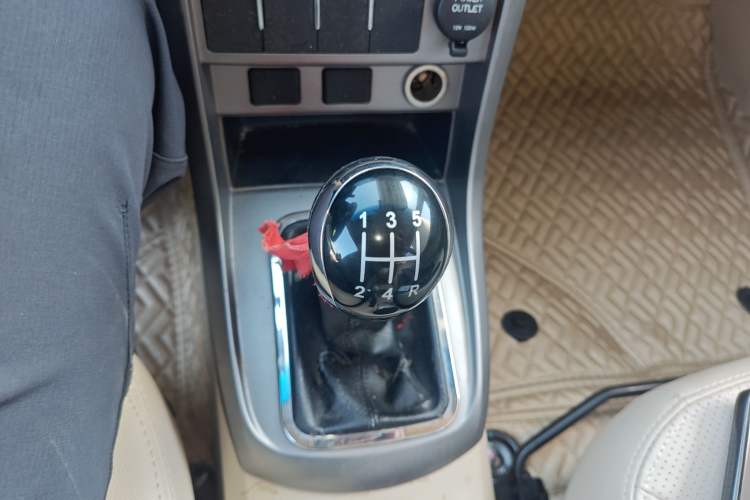 Used Geely Auto Classic Emgrand 2013 Sedan 1.5L Manual Elite Model Gear Lever