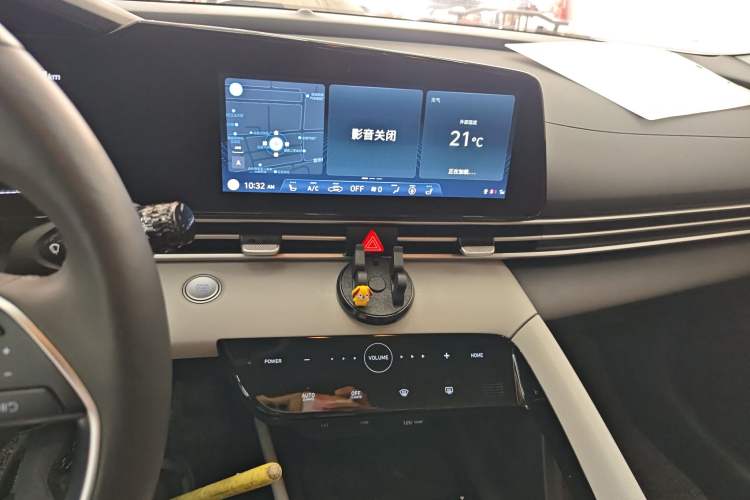 Used Hyundai Elantra 2021 1.5L CVT LUX Prestige Edition Audio And AC Panel