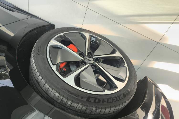 Used Nio ET5T 2025 Model Shadow Package Limited Edition, 75kWh Touring