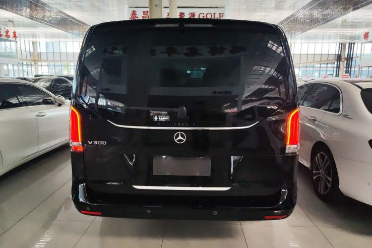 Used Mercedes-Benz V-Class 2024 V 300 Pilot Edition