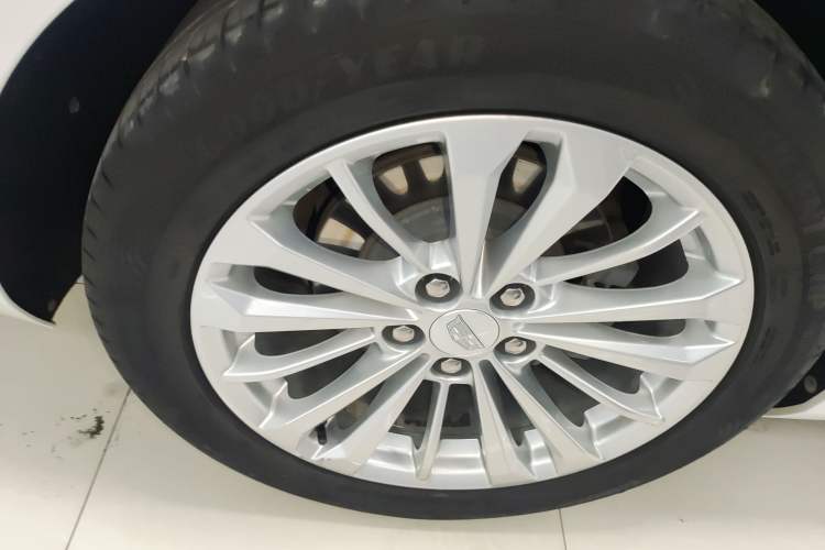 Used Cadillac CT6 2017 28T Elite Model Right Rear Wheel Hub