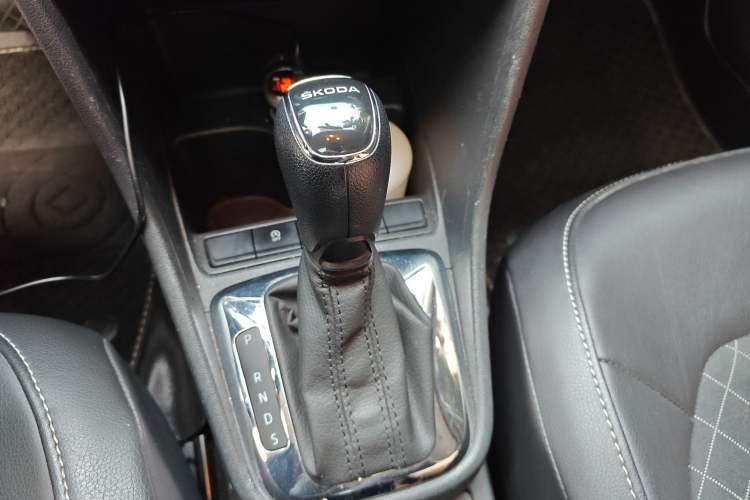Used Skoda Rapid Spaceback 2019 1.5L Automatic Comfort Edition Gear Lever