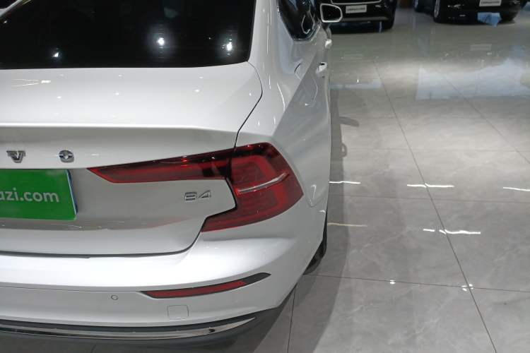 Used Volvo S60 2023 B4 Zhiyuan Luxury Edition
