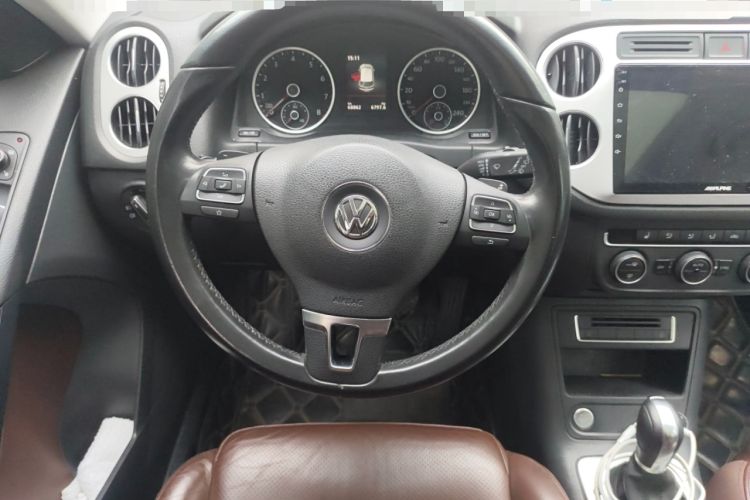 Used Volkswagen Tiguan 2015 1.8TSI Automatic Two-Wheel Drive Luxury Model Steering Wheel