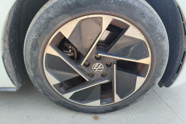 Used Volkswagen ID.3 2023 Upgraded Model Pure Intelligent Enjoyment Version Right Front Wheel Hub