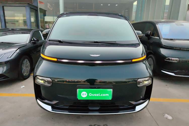 Used Geely Galaxy LEVC L380 2024 140-Degree 6-Seater All-Wheel-Drive Ultra