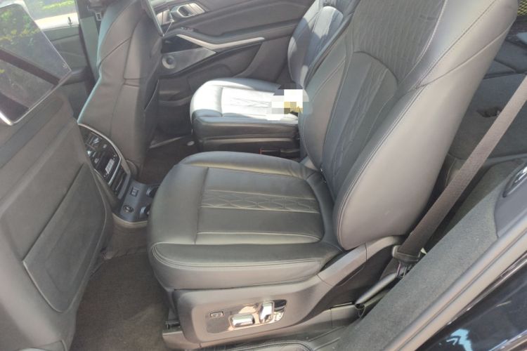 Used BMW X7 2021 xDrive40i Executive Model with M Sport Package Left Rear Seat