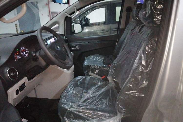 Used JAC Refine M3 2025 PLUS 1.5T Manual Classic Edition 7 Seats
