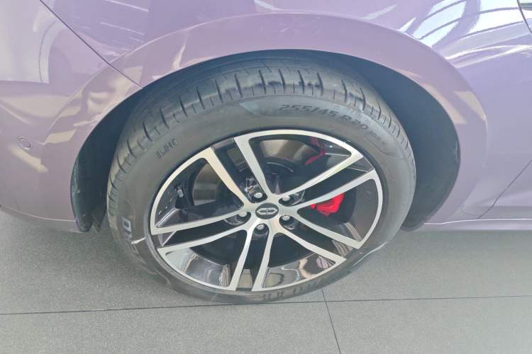 Used Hima AITO M5 2025 Extended-Range Ultra All-Wheel-Drive Version Left Front Wheel Hub