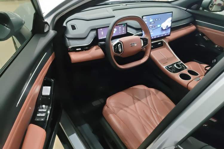 Used Geely Galaxy L6 2025 EM-i 140km Starship Edition
