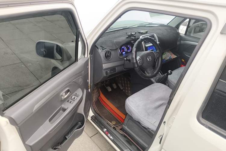 Used Suzuki Wagon R X5 2013 Revised Version 1.4L VVT Cruise Edition Driver Seat