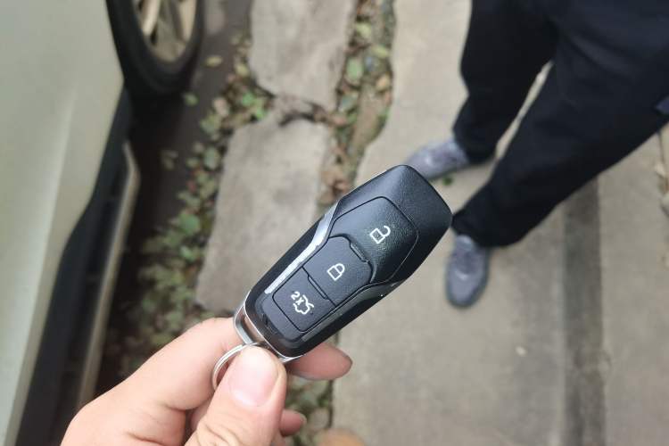 Used Ford Edge 2016 EcoBoost 245 Four-Wheel Drive Titanium 7-Seater
