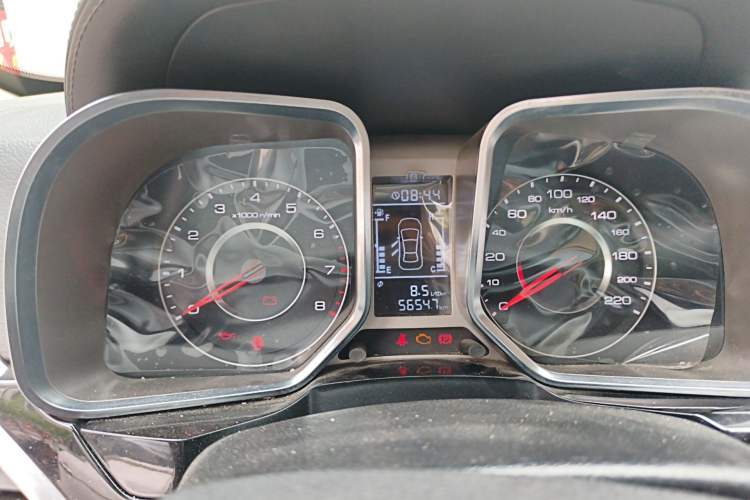 Used Zotye Domy X5 2017 Platinum Edition 1.5T Manual Luxury 7-Seater Model Instrument Cluster