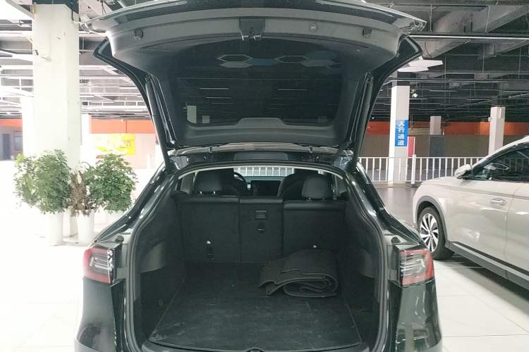 Used Tesla Model Y 2024 Rear-Wheel-Drive Version
