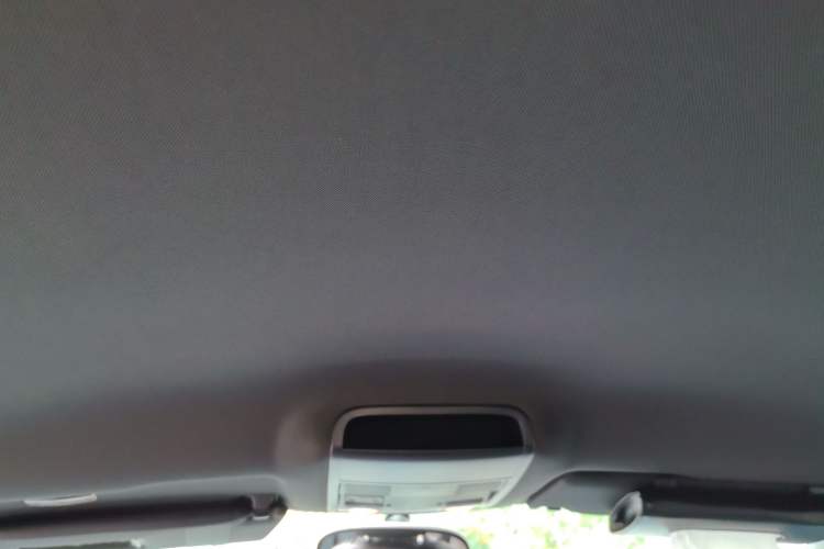 Used Volkswagen Beetle 2015 180TSI model
