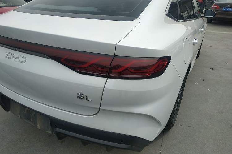 Used BYD Qin L 2024 DM-i 80KM Beyond Model Right Rear Taillight