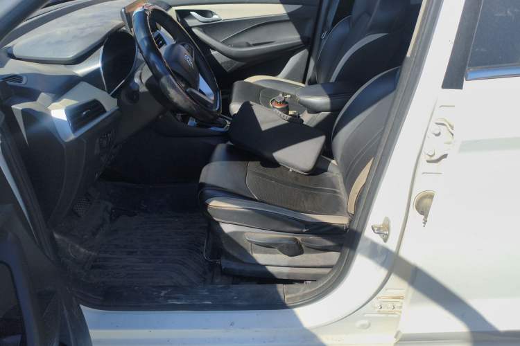 Used Baojun 360 2019 1.5L CVT Elite Version China VI Left Front Seat