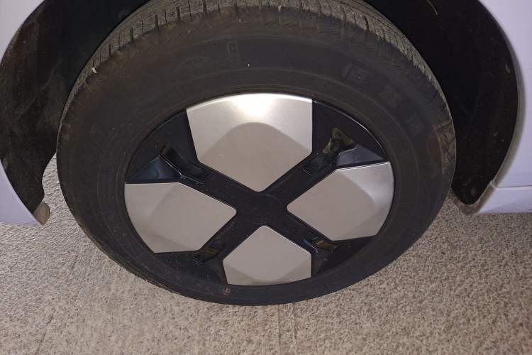 Used Chery QQ Ice Cream 2022 170km Sundae Phosphate Lithium-Ion Left Front Wheel Hub