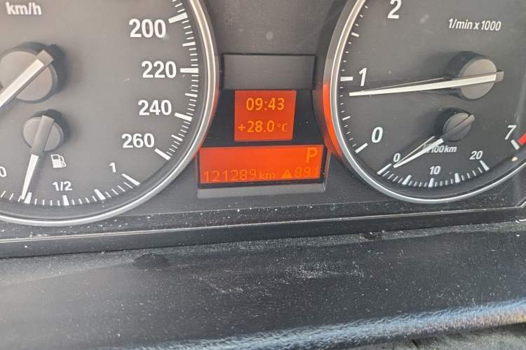 Used BMW X1 2015 sDrive18i Leading Edition
