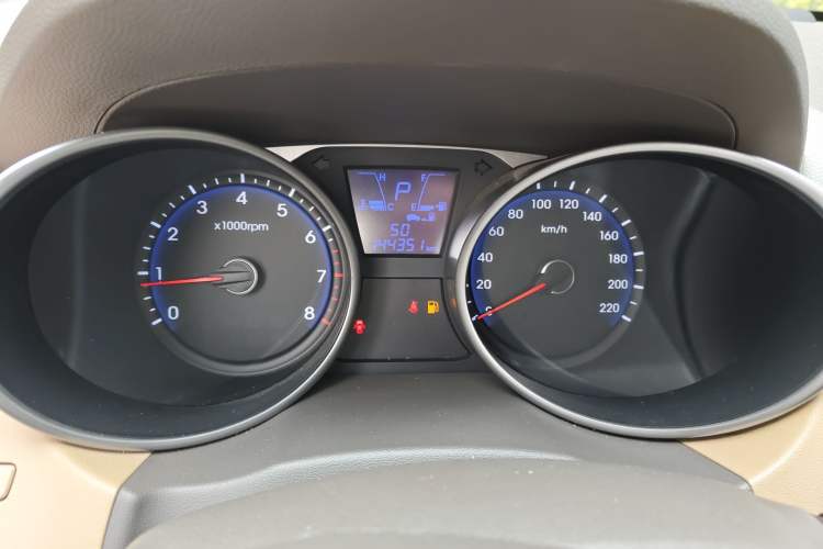 Used Hyundai ix35 2013 2.0L Automatic Two-Wheel Drive Smart GLS China IV Standard