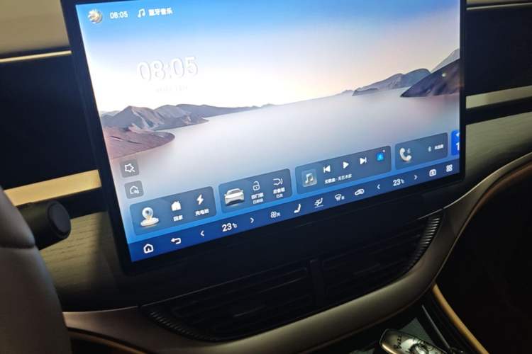 Used Denza D9 2022 DM-i 970 Four-Wheel Drive Flagship Model Audio And AC Panel