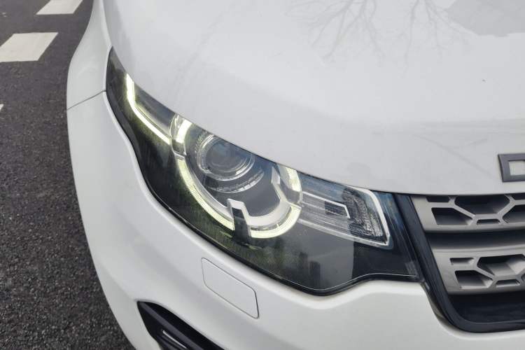 Used Land Rover Discovery Sport 2016 2.0T SE Exterior 6