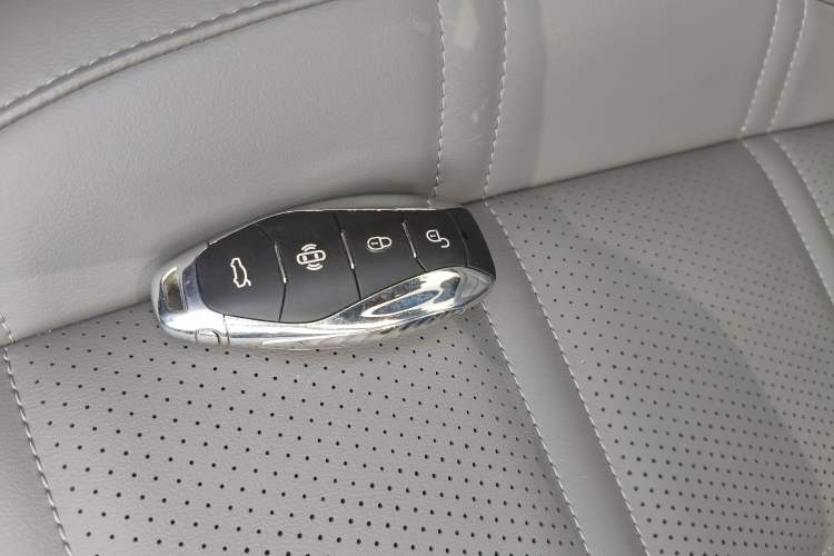 Used Hongqi EH7 2024 690 Pro Vehicle Key