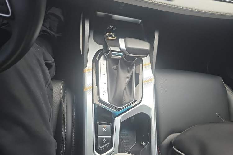 Used Geely Auto Emgrand L 2022 1.4T CVT Flagship Edition Gear Lever