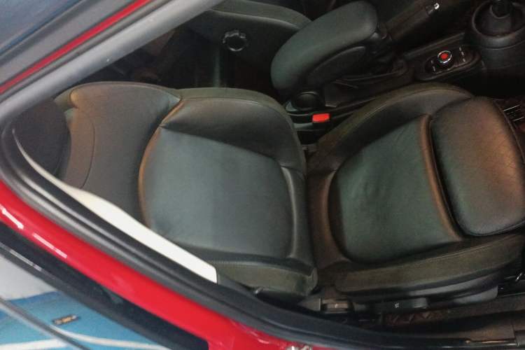 Used MINI MINI 2019 1.5T COOPER Artist Five-Door Edition
