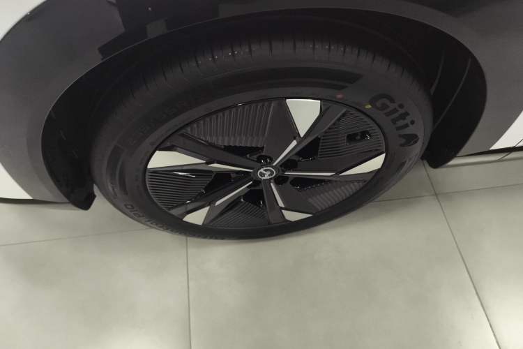 Used Mazda EZ-60 2025 Model Range-Extended 200 Max
