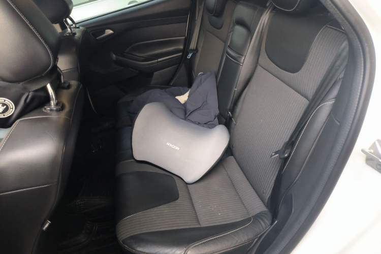 Used Ford Focus 2012 Hatchback 2.0L Automatic Luxury Sport Model
