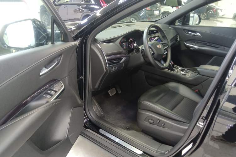 Used Cadillac XT4 2022 28T Two-Wheel Drive Fashion Edition
