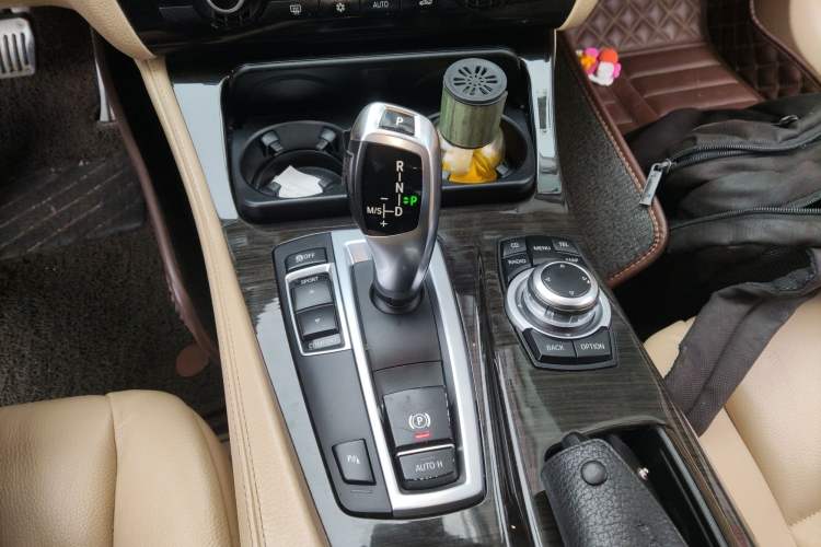 Used BMW 5 Series 2012 530Li Leading Model