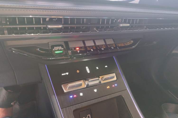 Used Lincoln Corsair 2024 1.5T Two-Wheel Drive Deluxe Hybrid Version Gear Lever