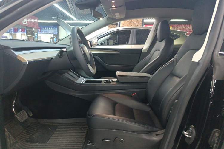 Used Tesla Model Y 2022 Rear-Wheel-Drive Version Left Front Seat